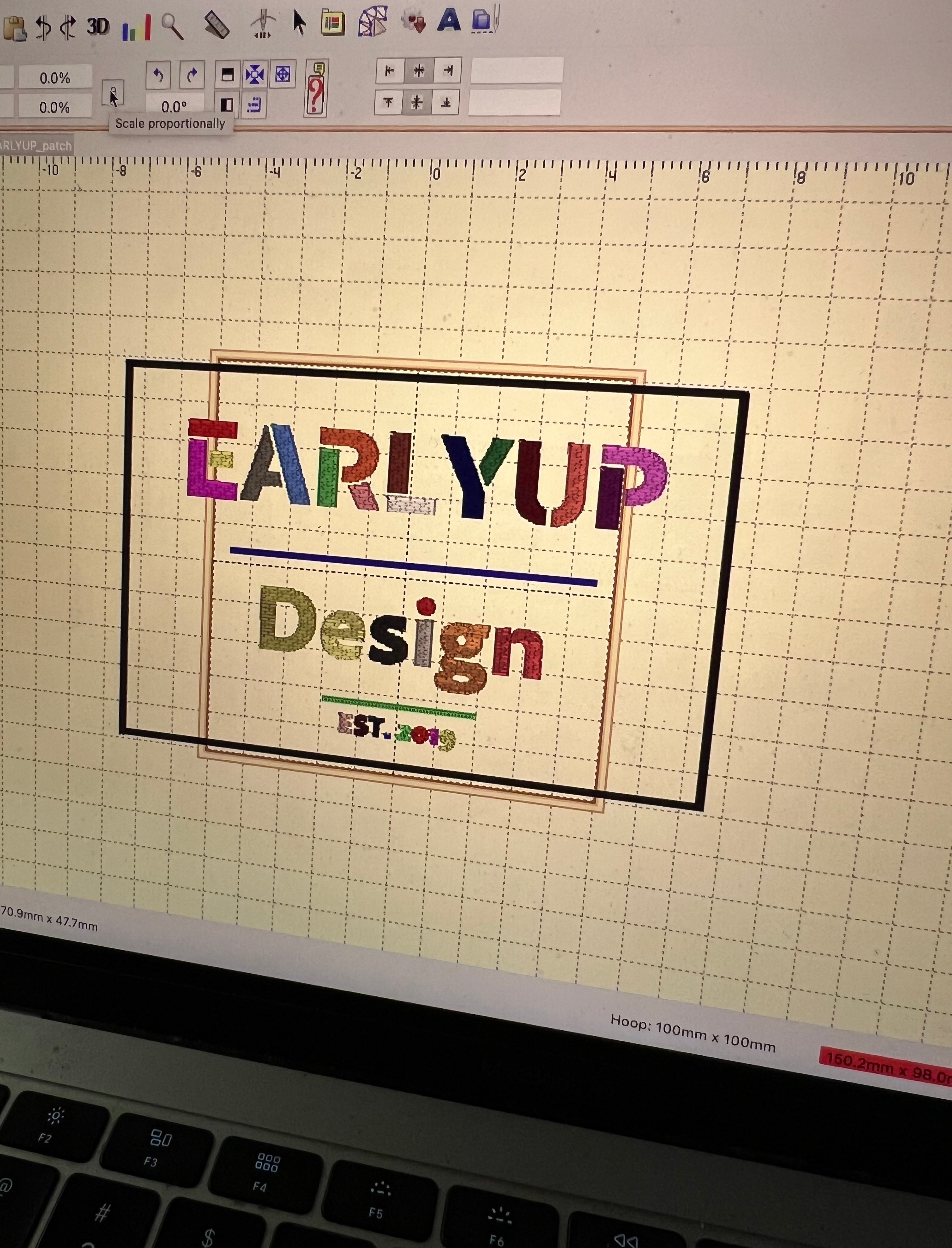 EARLYUP Stickdatei auf einem Bildschirm